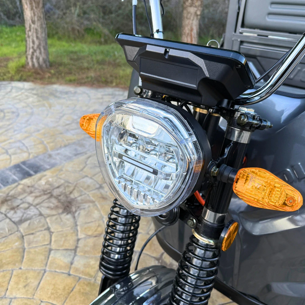 VOLTA / VT5 / elektrická nákladní tříkolka / 3500 W / 72 V 45 Ah / červená / elektrická pracovní tříkolka